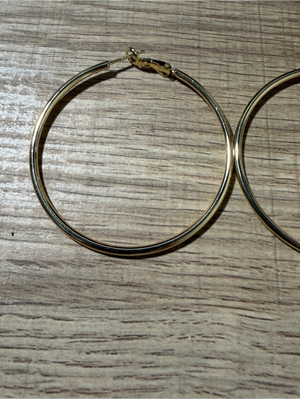 NWOT Source Unknown Gold Double-Trim Hoop Earrings